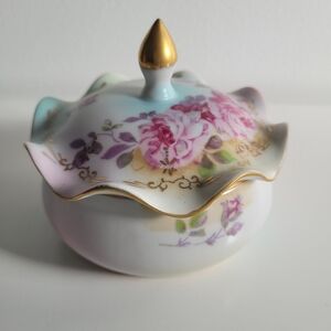 Vintage Royal Crown Chantilly Rose Porcelain Trinket Dish Powder Bowl and Lid